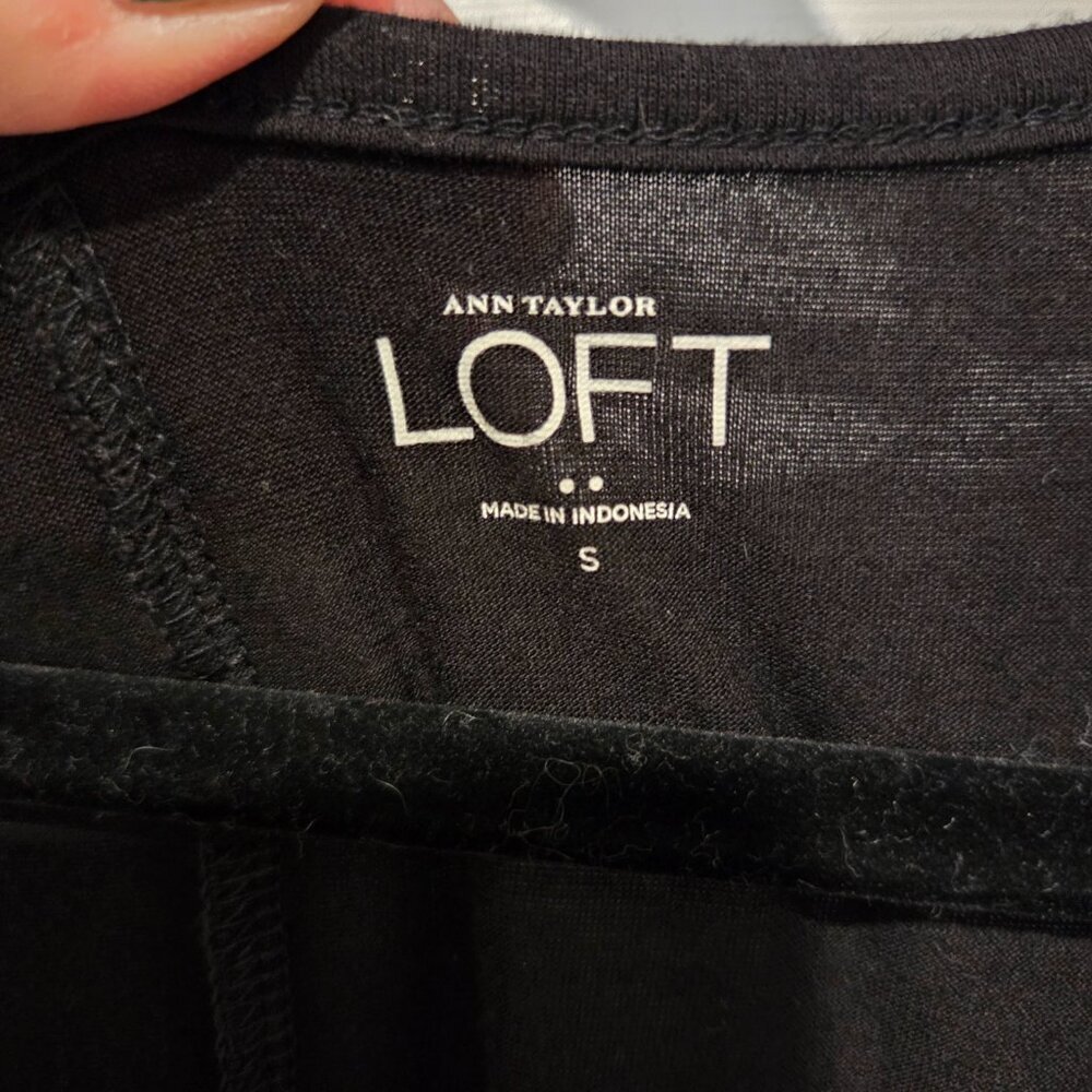 Loft Womens size small super soft black flowy tank - Picture 2 of 3